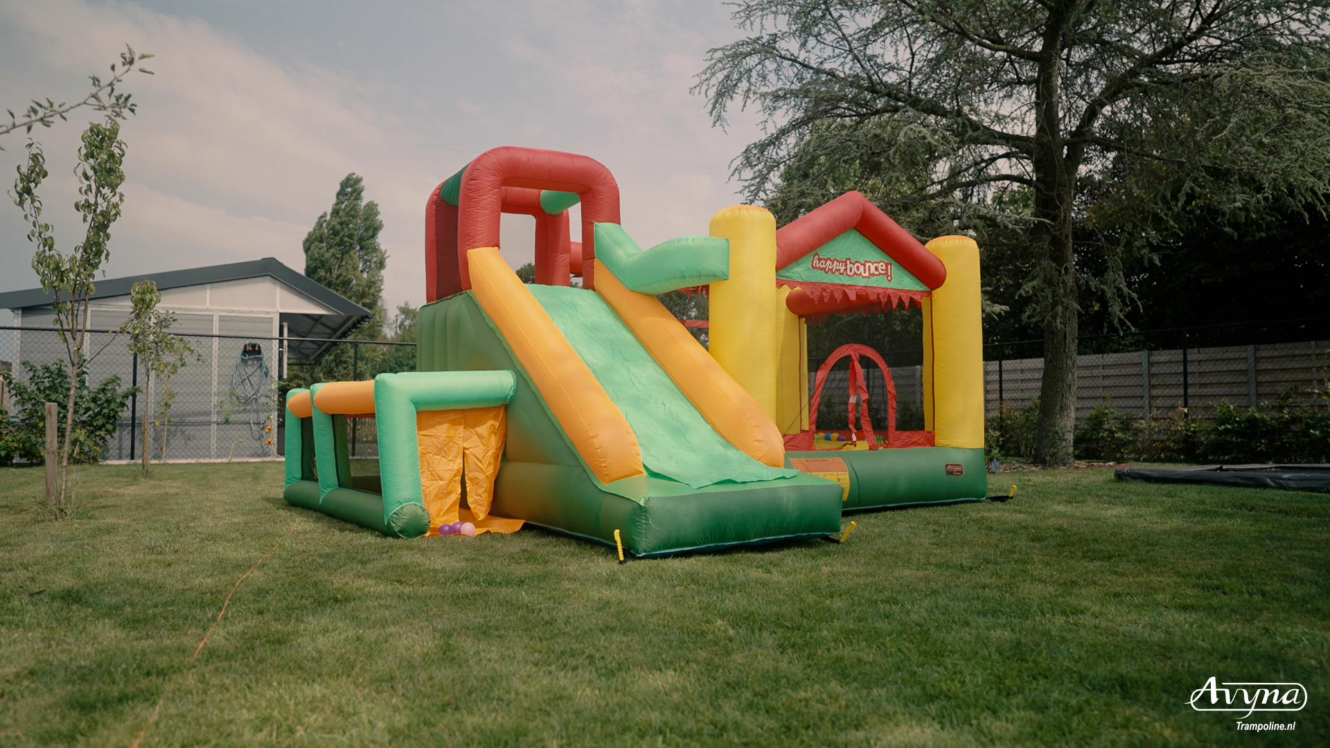 Avyna Inflatable Fun Palace Big 9-1