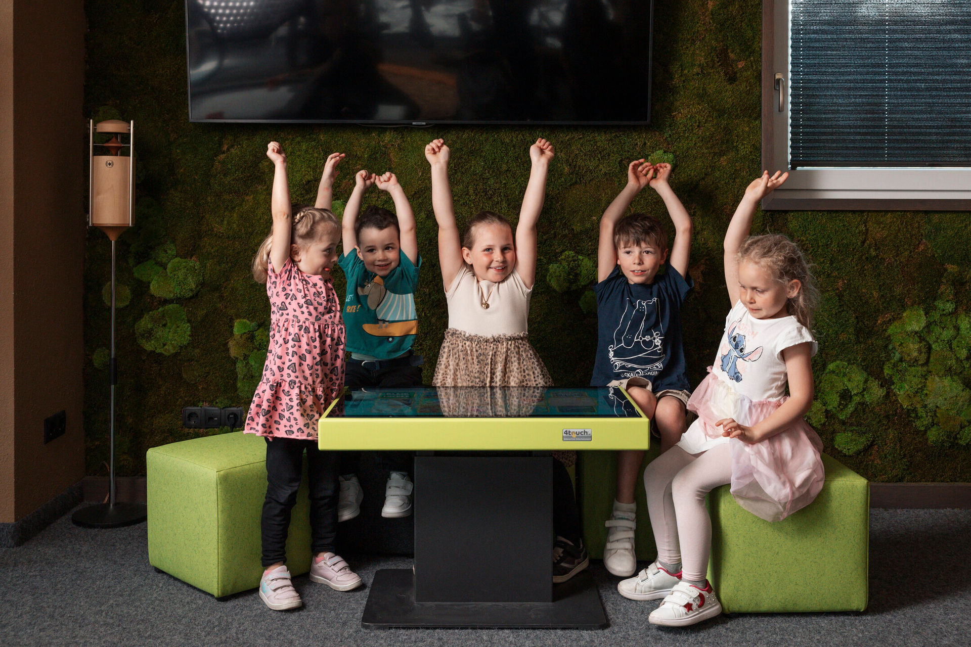 Kinderhocker grün für 4touch Kids