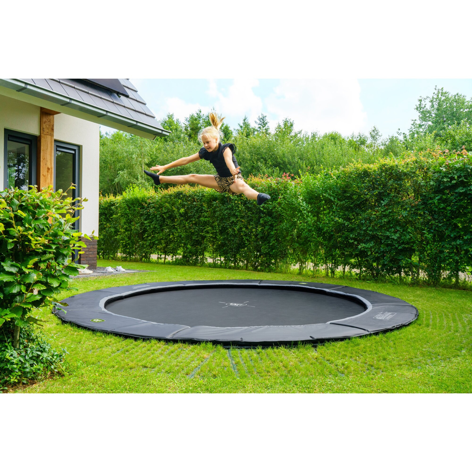 EXIT Dynamic ebenerdiges Trampolin ø366cm mit Freezone Sicherheitsplatten - schwarz