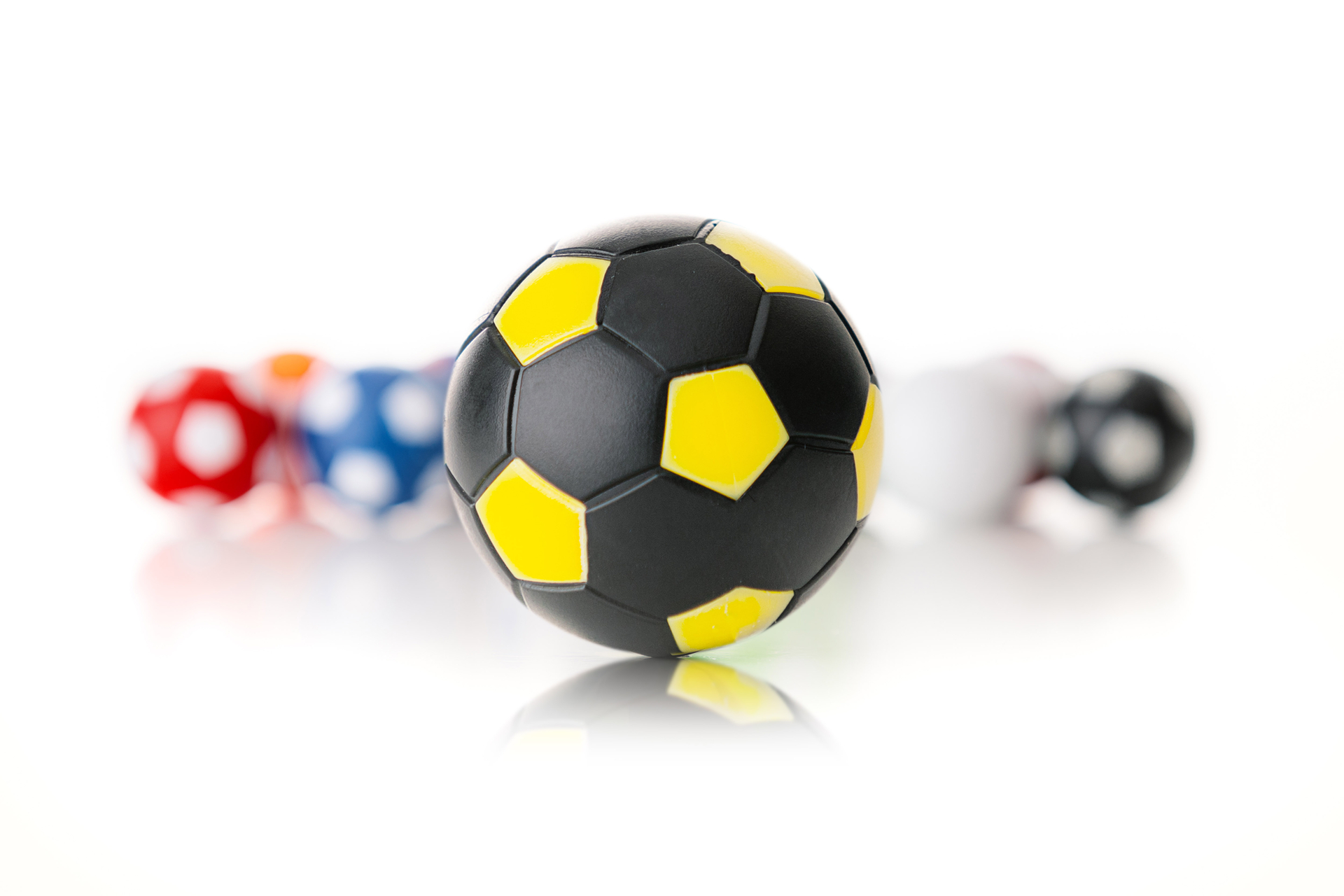 Kickerball Winspeed by Robertson 35 mm, black / yellow, set with 10 pcs.