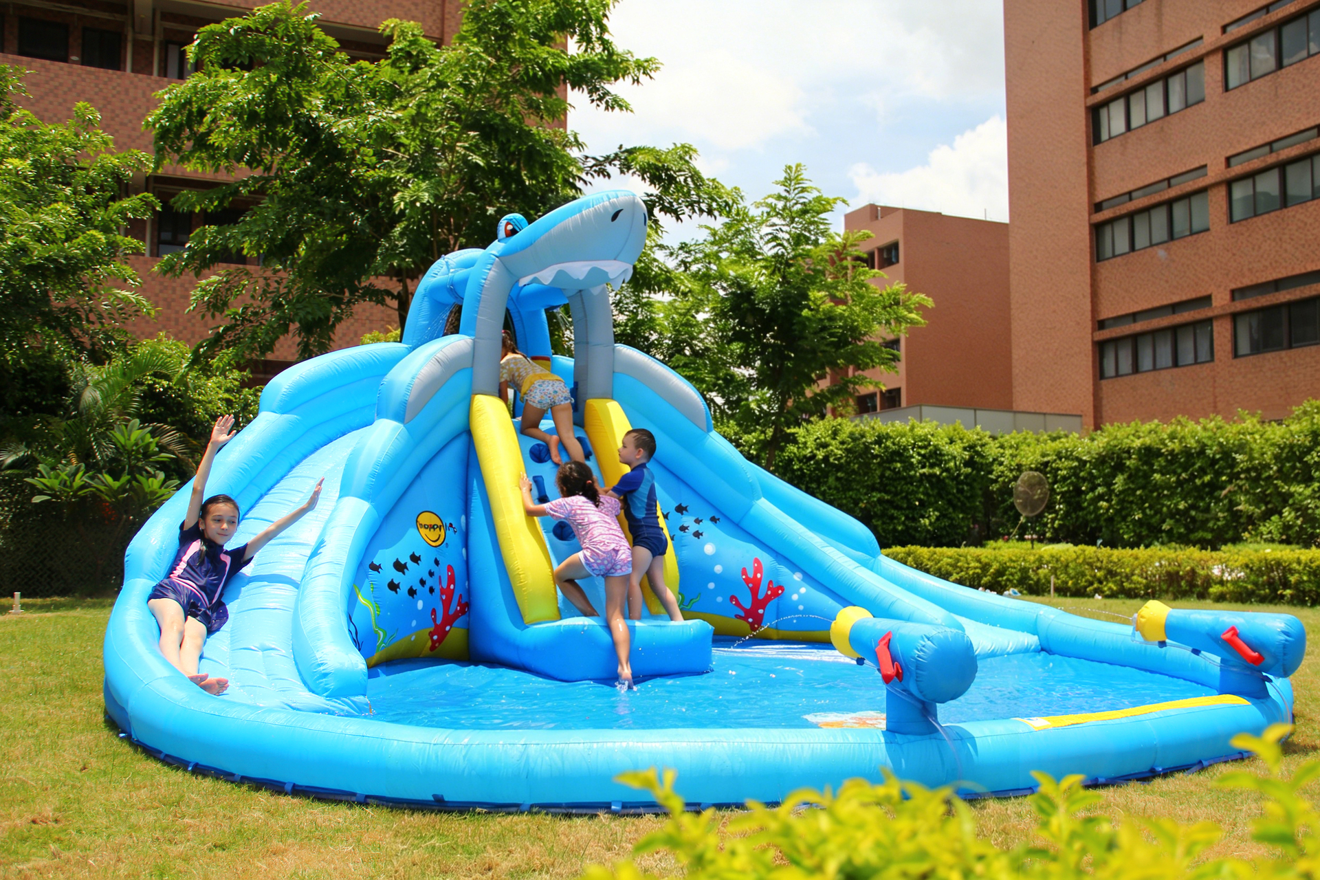 HappyHop Hüpfburg Shark Splash Center