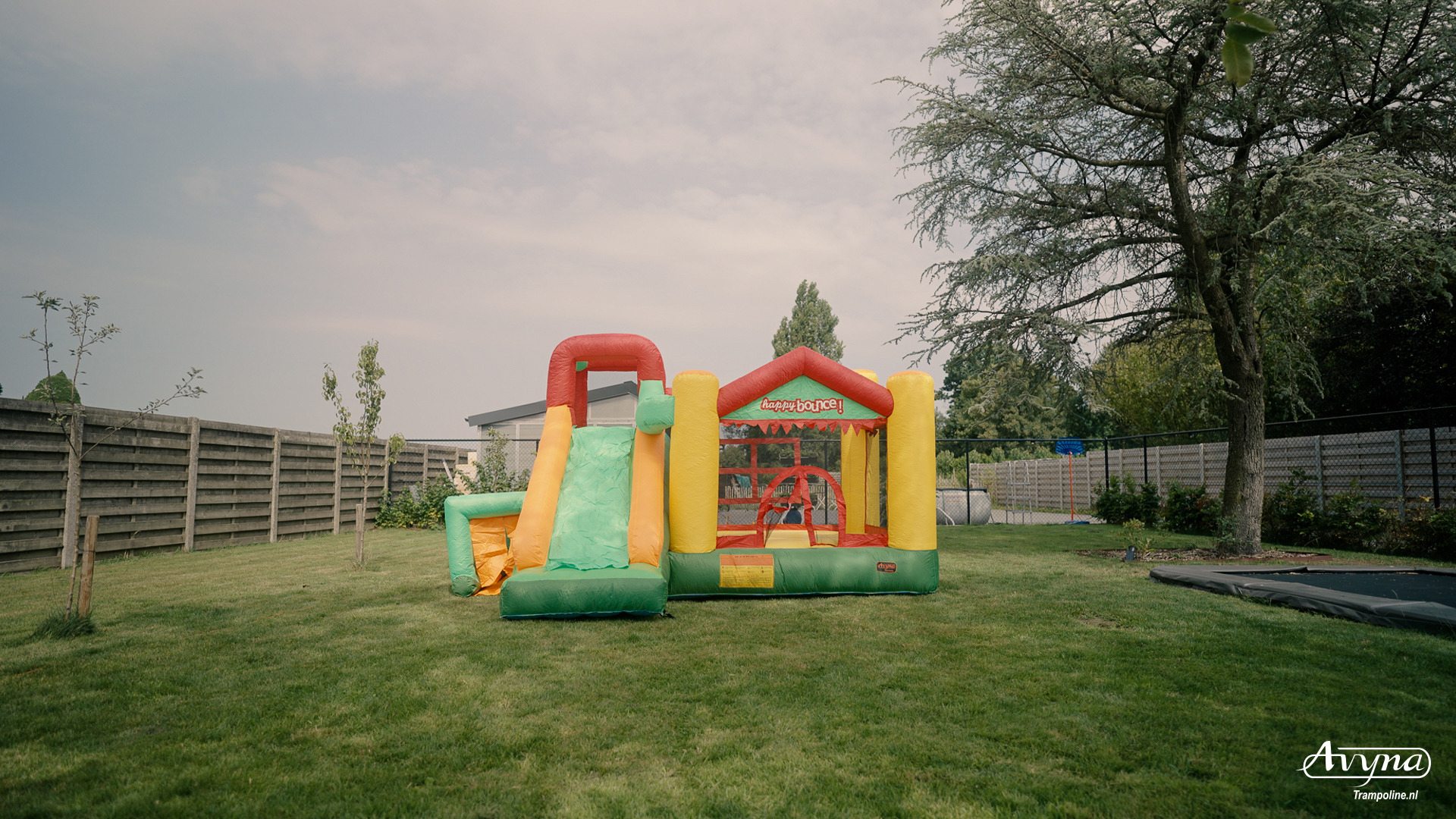Avyna Inflatable Fun Palace Big 9-1
