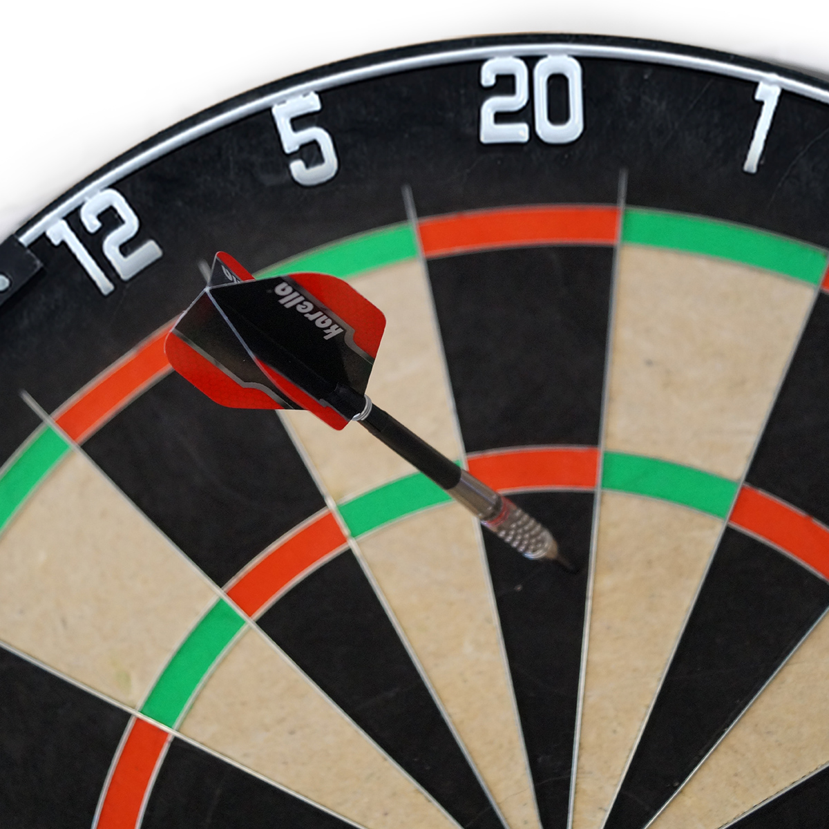 Karella - Dartboard BullOut Set inkl. 2 Satz Steeldarts