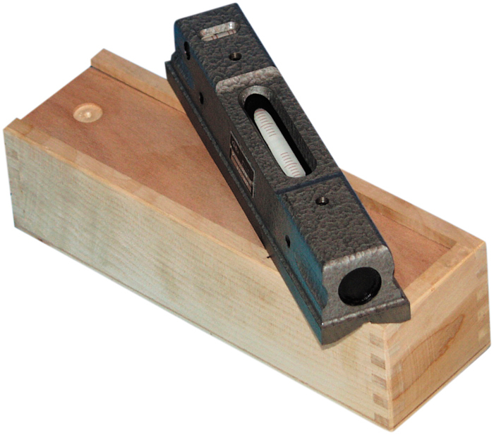 Level billiard in wooden case