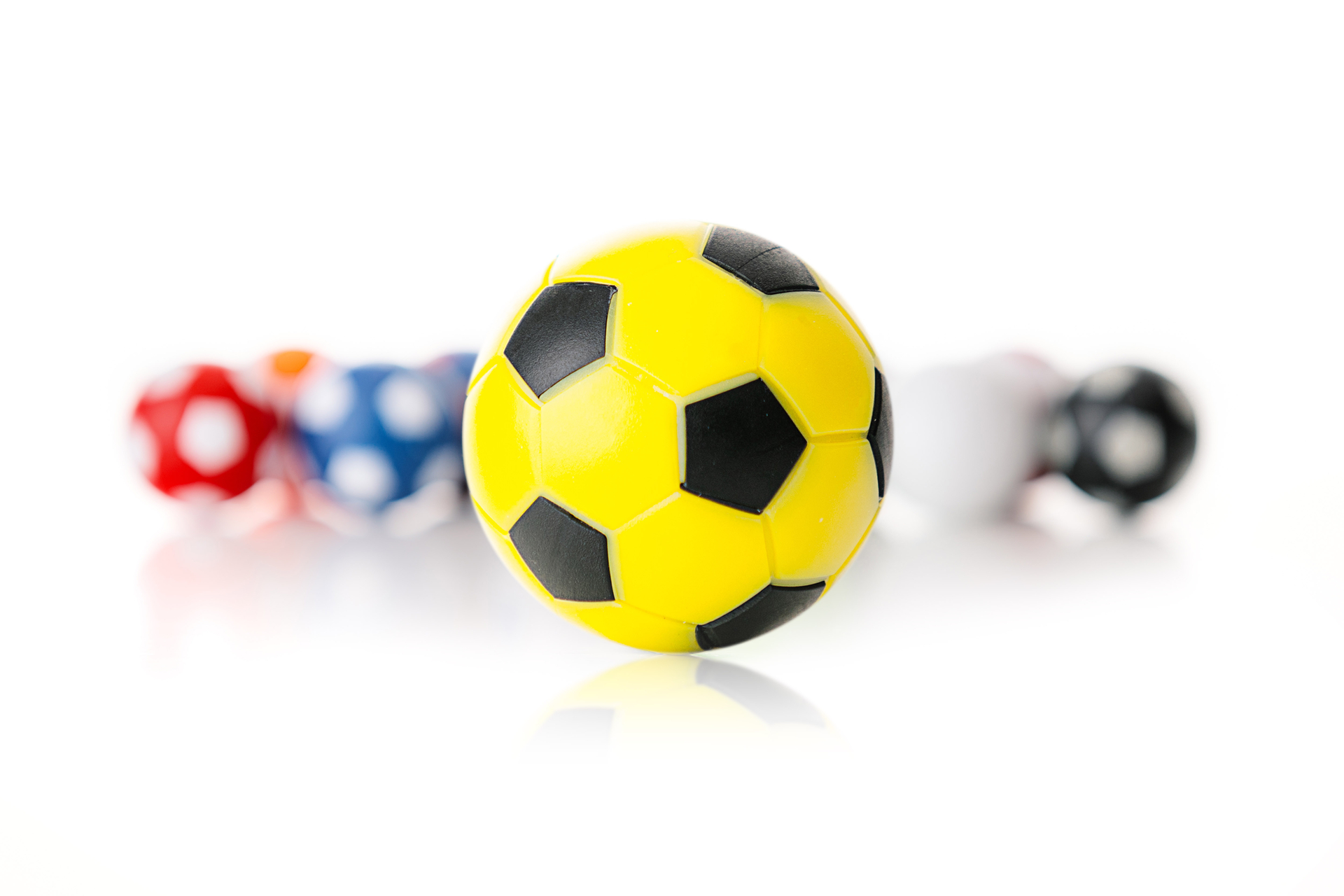 Kickerball Winspeed by Robertson 35 mm, yellow / black, set with 10 pcs.