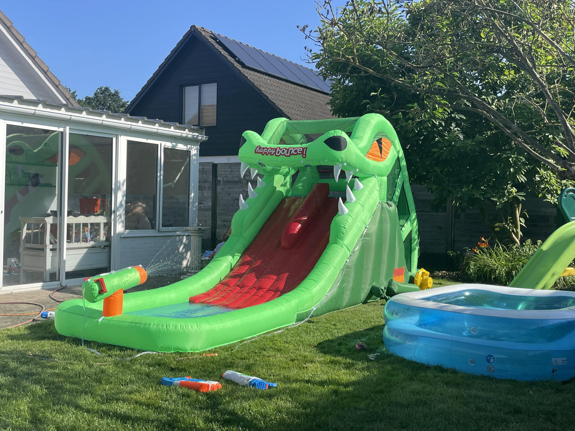 Avyna Hüpfburg Croco Waterslide